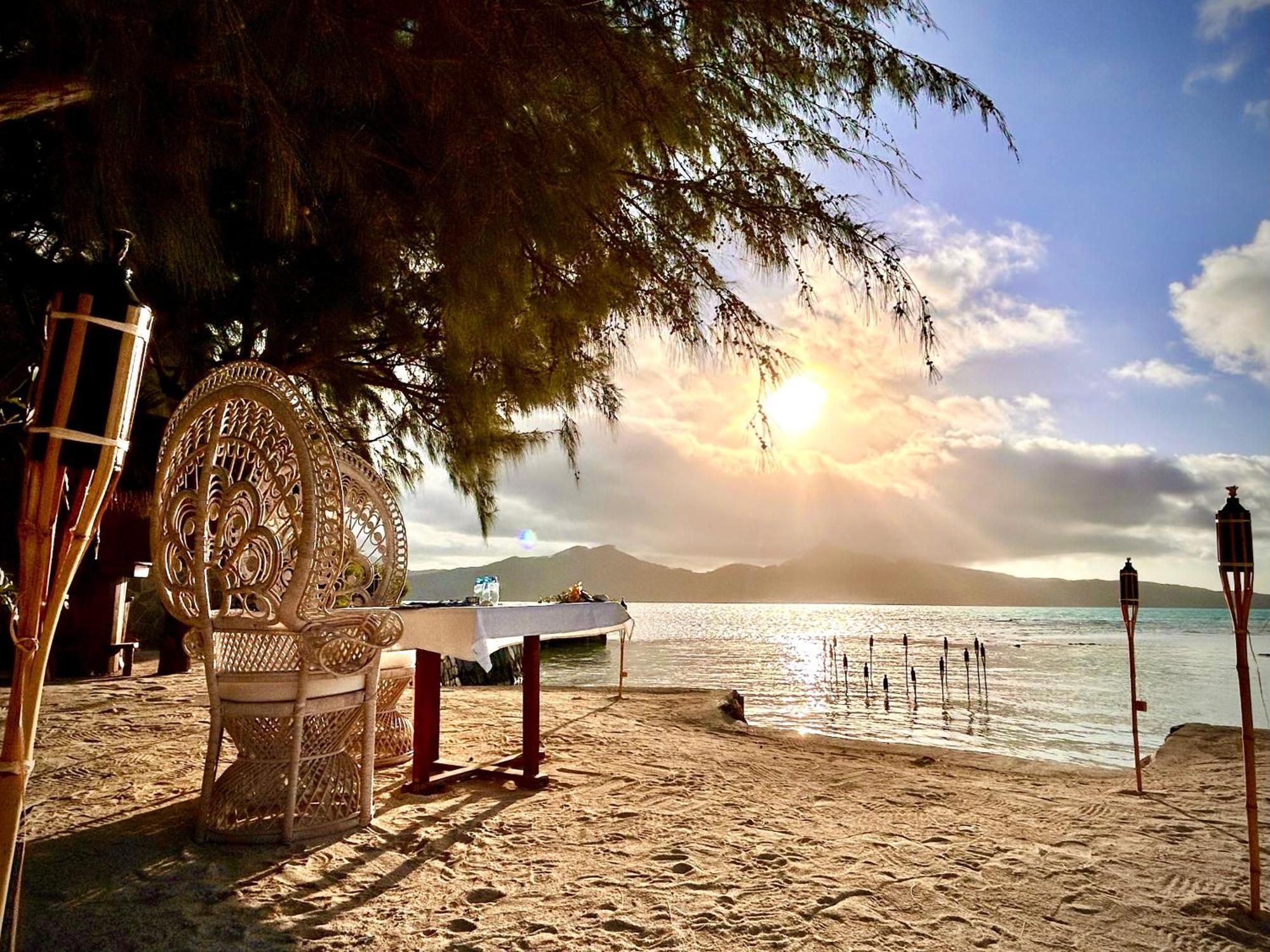 Eden Private Island Tahaa Hotel Patio  Exterior photo